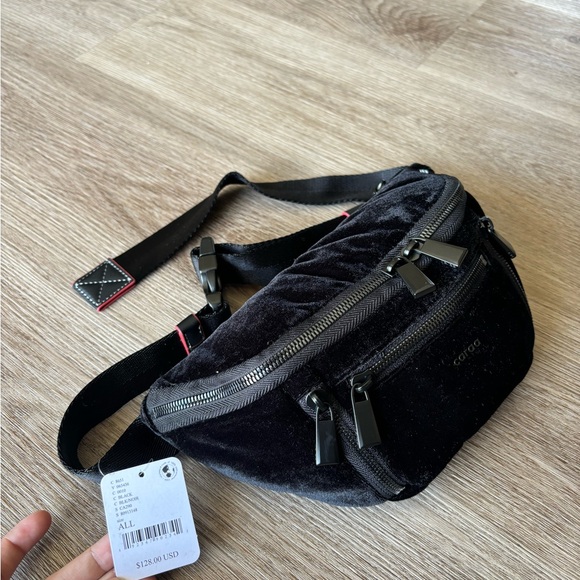 Caraa Sling VelvetSmall in Black - Picture 7 of 10